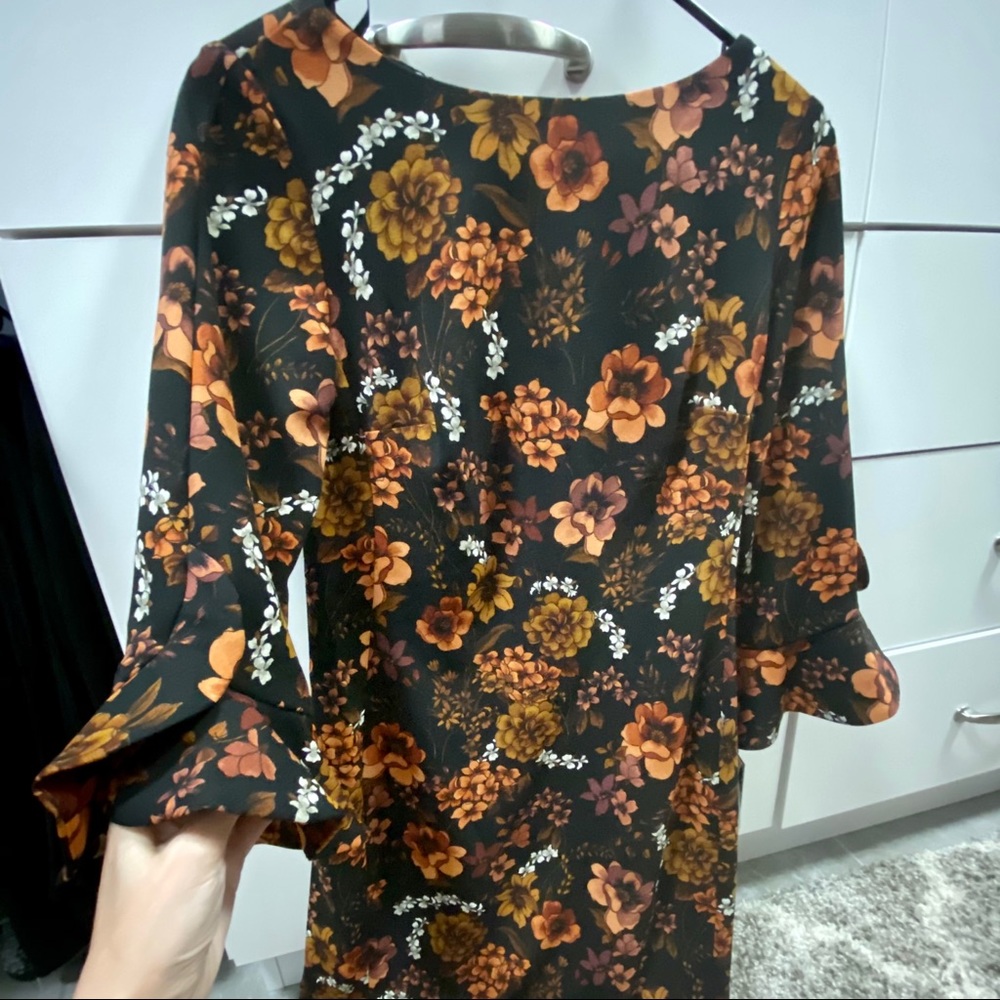 Lynn Ruffle Detail Dress - Picture 2 of 4